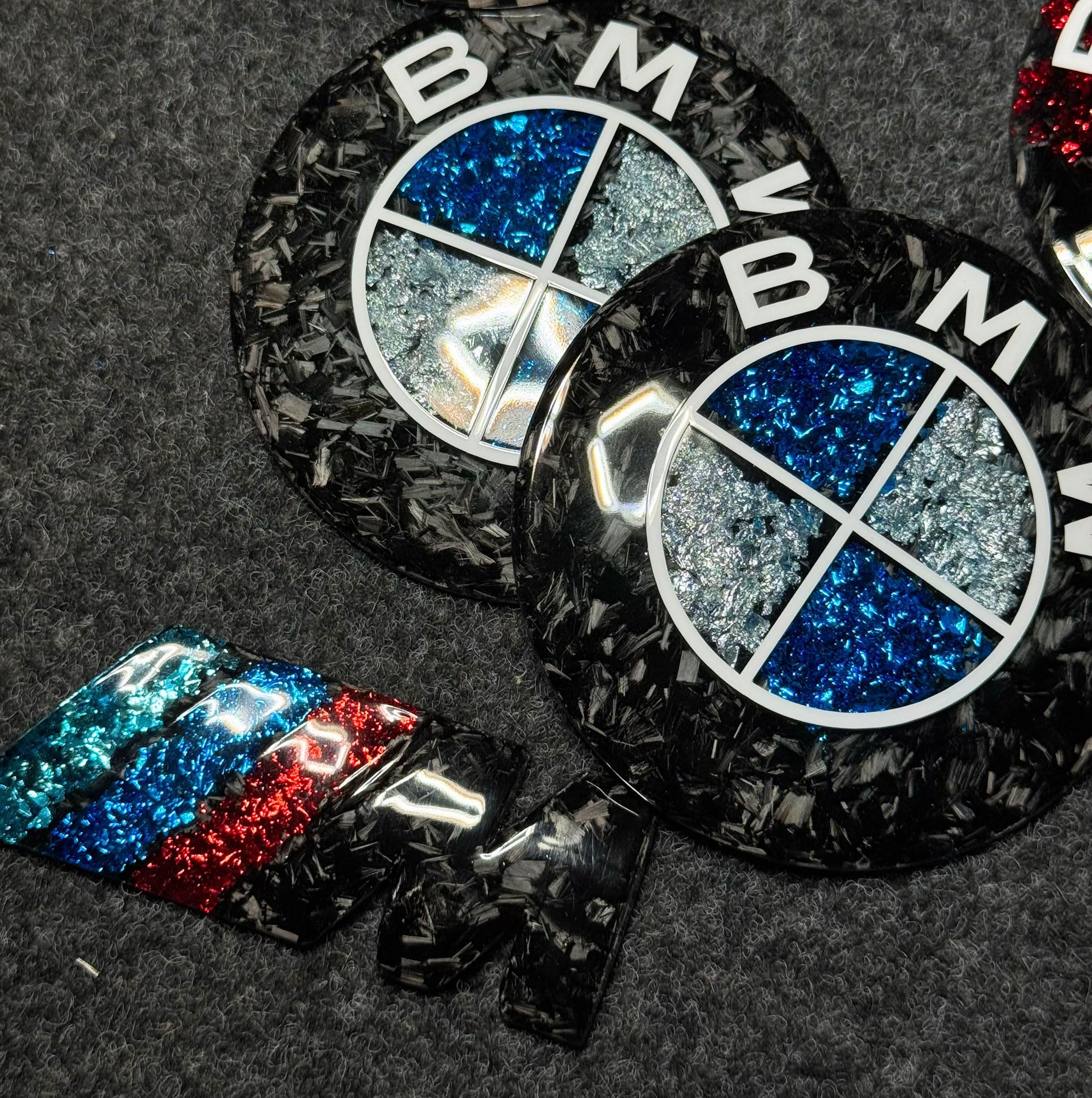 Pack 2 logo bmw blue carbon forged avec badge M